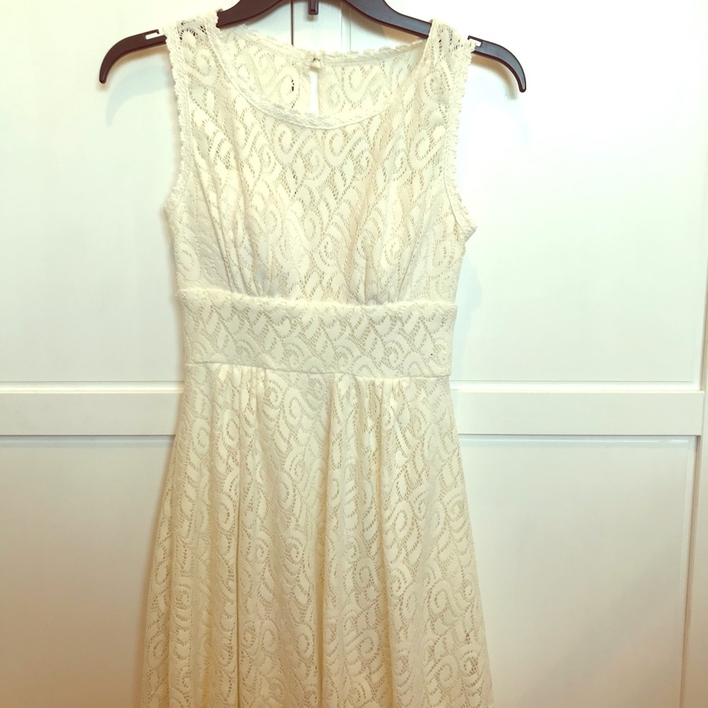 B. Darlin off white dress size 1/2